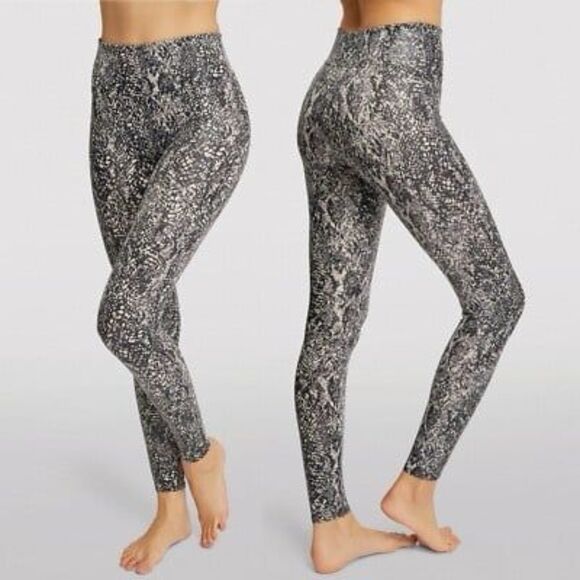 Spanx Faux Leather Snake Shine Leggings Grey Snake Size Small - Picture 1 of 9